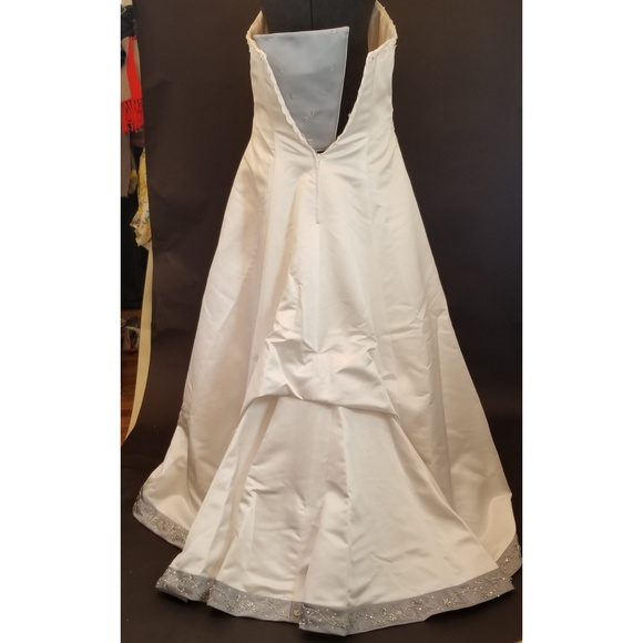 Alfred Angelo Women's Platinum Wedding Dress R1748 - Picture 2 of 8